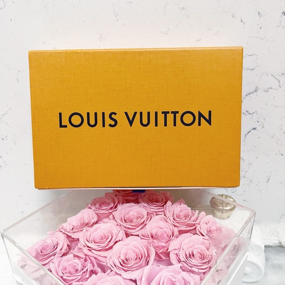 Authentic Louis Vuitton New SS21 By The Pool Leather Flower Bag Charm - Picture 13 of 13